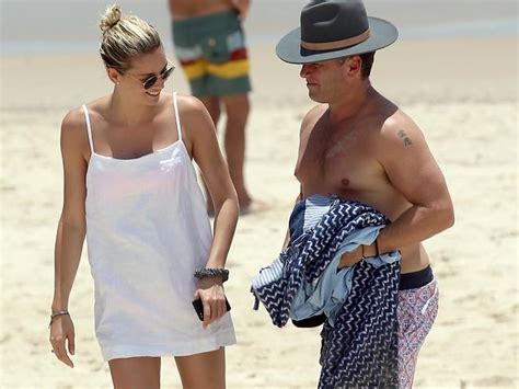 Karl Stefanovic And Jasmine Yarbrough Strip Off On The Beach Daily Telegraph