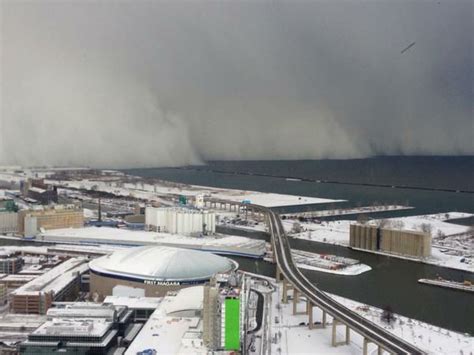 Photos Several Feet Of Lake Effect Snow Hits Buffalo New York Area