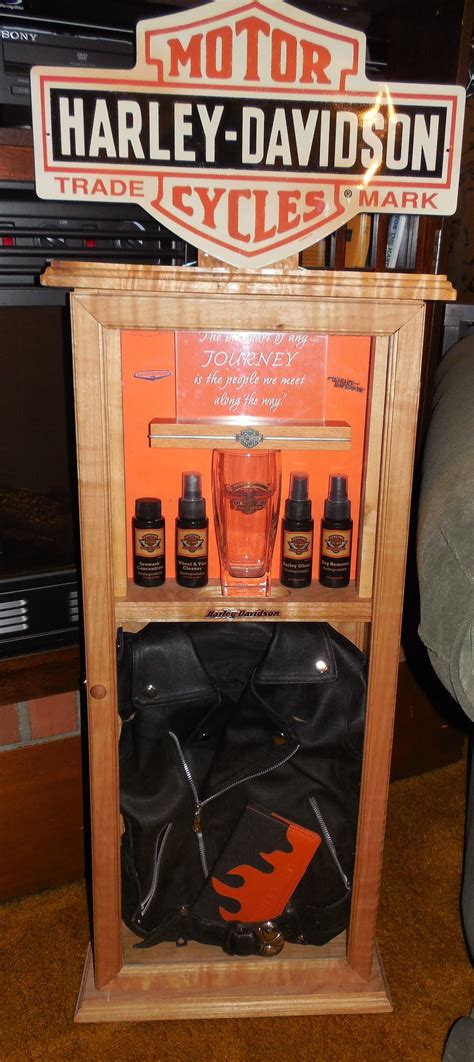 One item packed in one unit box or carton or as customer requirement. "Harley Basics" | Shadow box, Harley davidson, Miniatures
