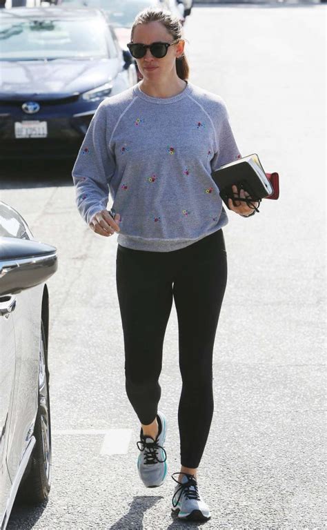 Jennifer Garner Running Errands In Pacific Palisades Gotceleb