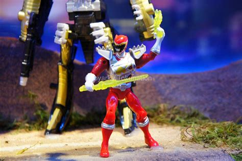Sdcc 2015 Power Rangers Dino Charge And Dino Super Charge