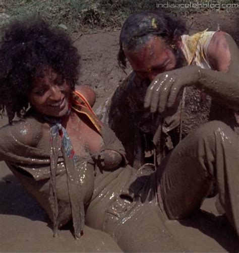 Pam Grier American Actress Cm1 9 Hot Cleavage Hd Screencaps