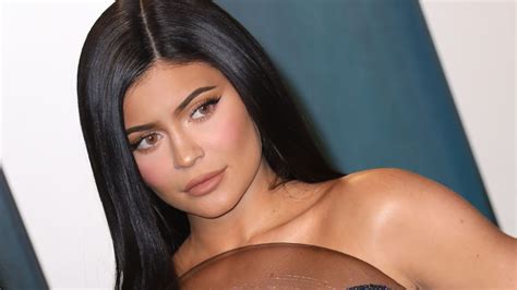 Kylie Jenner Returns To Instagram And Her Makeup Looks Incredible