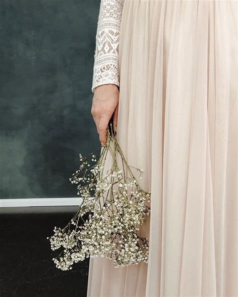 Riesen auswahl, perfekter service, blitzschneller versand. Schlichtes Brautkleid mit Tüllrock in Blush, Braut Body ...
