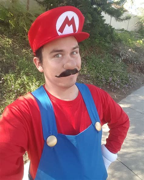 Stunning Super Mario Cosplay With Impressive Prosthetic Nose