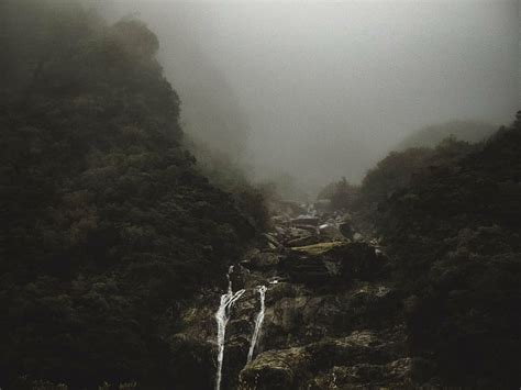 Green Mountain Waterfalls Covered Fog Rocks Hill Highland Foggy