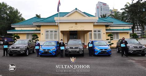 Sultan johor, sultan ibrahim sultan iskandar, menitahkan supaya wad diraja hospital sultanah aminah (hsa) dibuka sementara bagi menempatkan pesakit unit rawatan rapi (icu) yang musnah dalam kebakaran pada pagi selasa. Sultan Johor Hadiahkan X70, Myvi kepada 'Frontliner ...