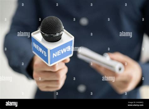 Journalist Report Interview New Broadcasting Reporter Journalism And