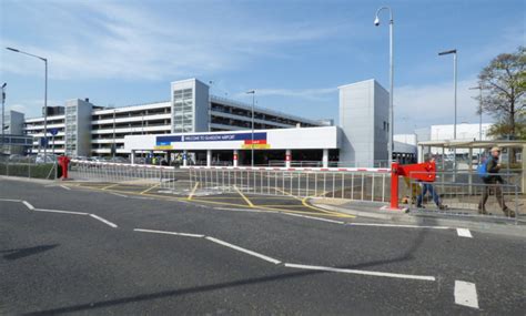 Glasgow Airport Drop Off And Pick Up © Thomas Nugent Cc By Sa20