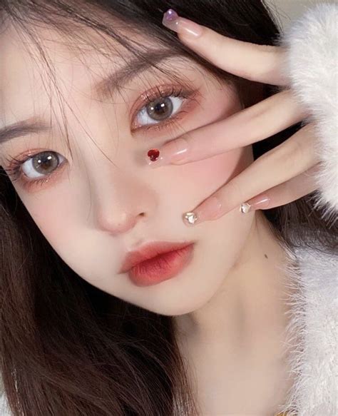 Pin By Yewgaa On ᴄᴜᴛᴇ In 2021 Asian Makeup Looks Korean Natural Makeup Korean Makeup Look