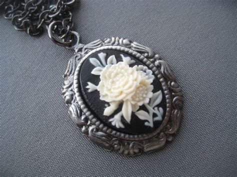 Victorian Cameo Necklace Flower Cameo Small Etsy Flower Cameo
