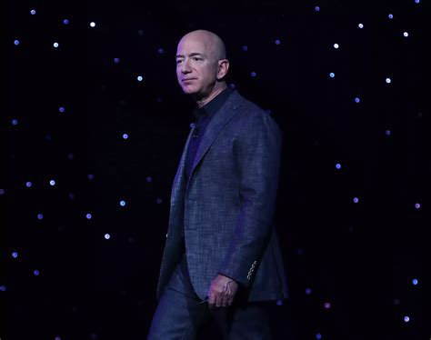 Jeff Bezos Offers A Vision Of Flying Through Space Colonies With Our