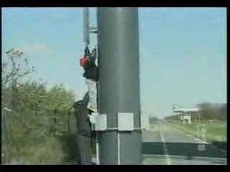 beetlejuice falls off of billboard - YouTube