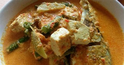 Masakan ikan dengan menggunakan santan kental ini sudah diwariskan . Resep Gulai Ikan Kental : Cara Masak Gulai Ikan Dencis ...