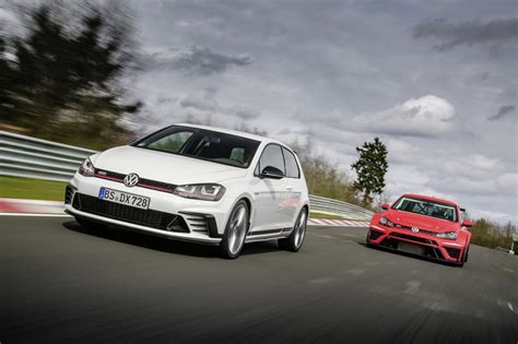 New Volkswagen Golf Gti Clubsport S Breaks Nürburgring Record Carrrs