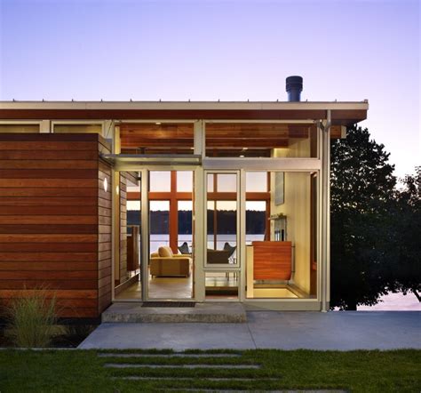 This waterfront beach cabin is located on pastoral vashon island in puget sound. Vashon Cabin