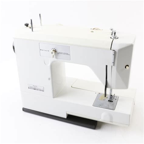 Vintage White Model 1505 Sewing Machine Ebth