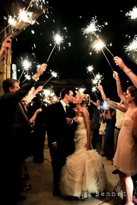 15 Romantic Wedding Photo Ideas With Sparklers Deer Pearl Flowers