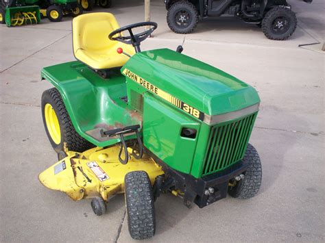 1988 John Deere 318 Lawn & Garden and Commercial Mowing - John Deere