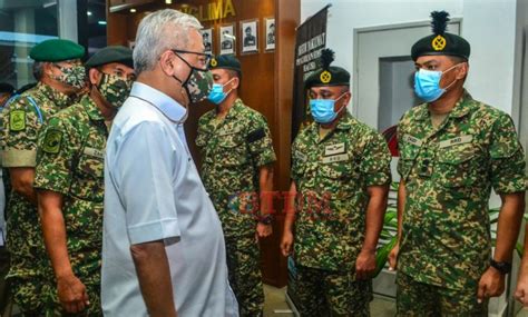 Menteri Kanan Pertahanan Lawat 30 Bgd Berita Tentera Darat Malaysia