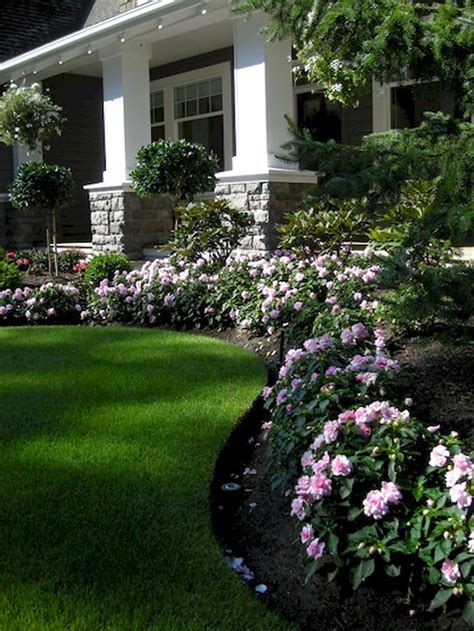 20 Beautiful Front Yard Gardens