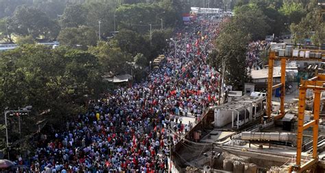 Farmers Protest Live Updates Tamil Nadu Farmers Threaten To March Naked If Not Allowed Near