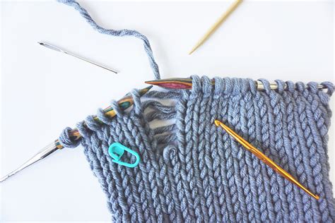 Don't worry, you don't have to rip it this video describes and demonstrates a number of the most common mistakes that beginners make learn how to correct mistakes in your knitting by laddering down (or unraveling) adjacent. Strickfehler Beheben | Anna & Juan