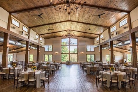 Check out the best wedding barn venues across the south. 20 Rustic Illinois Wedding Venues | Chicago wedding venues ...