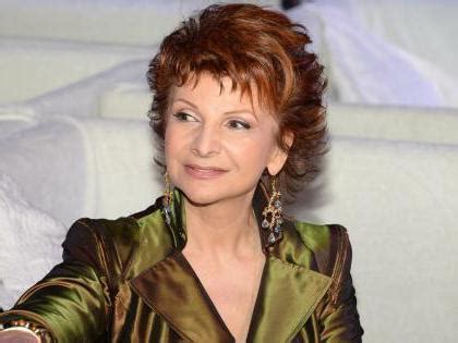 На отечественной эстраде она одна из самых ярких звезд. Российский тележурналист Роман Бабаян: биография, семья ...