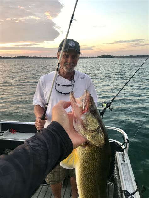 Find out how to get in the spotlight! Lake Hartwell Catfish, Striped & Largemouth Bass Fishing ...