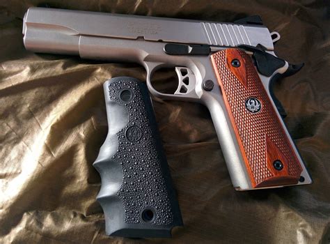 Install Hogue Grips On Ruger Sr1911 45 Auto Pistol
