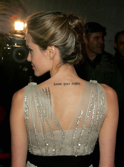 Top22 Angelina Jolie Tatouage Dos Pics Bande2kings