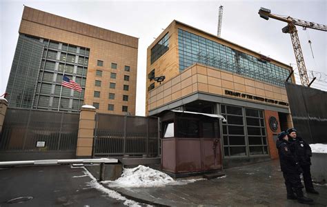Us Hires Company With Kgb Link To Guard Moscow Embassy The New