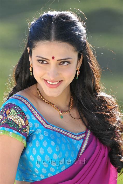 shruti hassan hot saree stills in gabbar singh