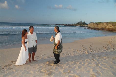 Maui beach weddings with aloha! MauiBeachWedding.net - Maui Beach Weddings at Ironwood ...