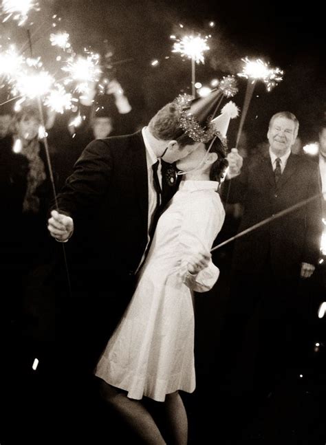12 Romantic Vintage Photos Of New Year S Kisses ~ Vintage Everyday