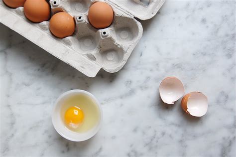 How To Crack And Separate Eggs Like A Pro Unpeeled Journal