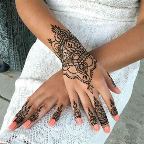42 Beautiful Henna Tattoo Designs For Women To Try