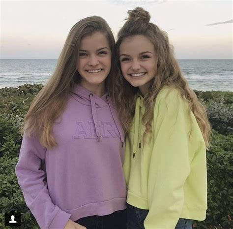 Jacy And Kacy Cute Outfits Celebrity Pictures Famous
