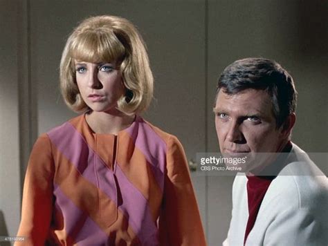 Teri Garr As Roberta Lincoln And Robert Lansing As Space Traveller