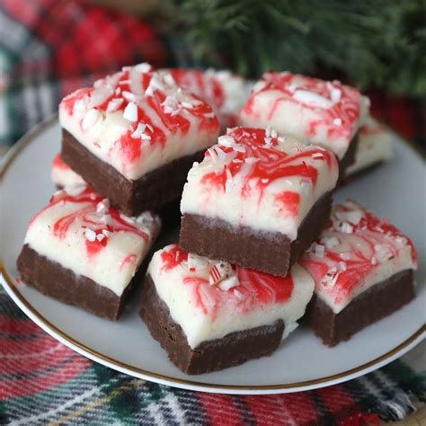 Easy Peppermint Bark Fudge In The Microwave Its
