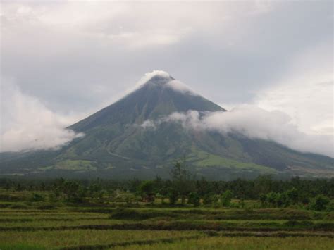 Top Ten Most Famous Volcanoes In The Philippines
