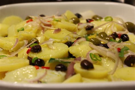 Anguilla ai ferri o allo spiedo : Ricetta Baccalà al Forno con Patate e Olive | Tagliapietra