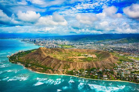 Hiking Oahu's Diamond Head