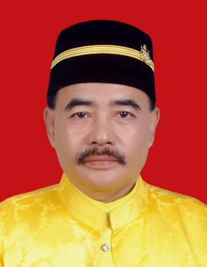 Sistem pewarisan takhta perak menggunakan sistem giliran dan bukan secara turun temurun. "SULTAN MELAKA DARUL ISLAM" OFFICIAL BLOG: "SULTAN MELAKA ...