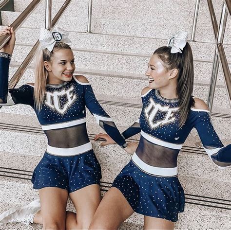 𝐈𝐂𝐄 𝐬𝐮𝐩𝐞𝐫𝐧𝐨𝐯𝐚 Cheer Outfits Cheer Picture Poses Cheer Poses