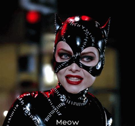 Meow Catwoman Gif Meow Catwoman Batman Returns Discover Share Gifs