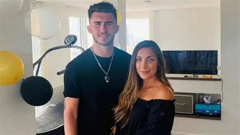 Check out his latest detailed stats including goals, assists, strengths & weaknesses and match ratings. Sara Botello, Penari Cantik yang Setia Dampingi Bek Manchester City