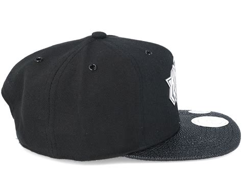 New York Knicks Ultimate Black Snapback - Mitchell & Ness caps