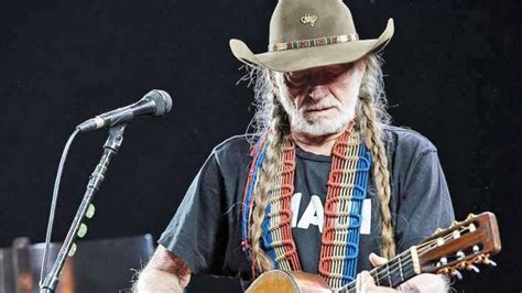 Willie Nelson Abruptly Ends Concert Cancels Upcoming Tour Dates